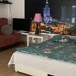 Lejlighed Komfortowy Na Florianskiej, Park Praski, Dw Wilenski,w Odleglosci Spaceru Od Starego Miasta, напротив офиса для прохождения теста Ces для моряков, Wystawiamy Faktury Dla Firmy Ksef *