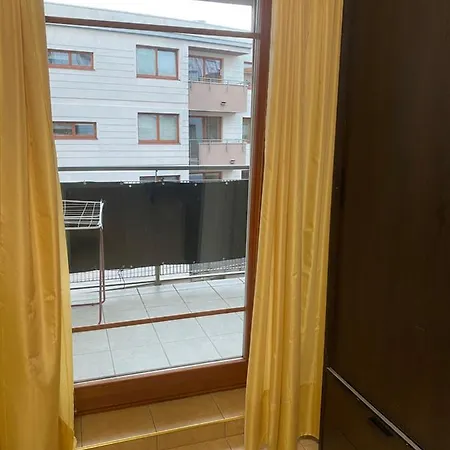 Apartment Komfortowy Apartament: Pet-friendly Old Town Retreat Near Park Praski