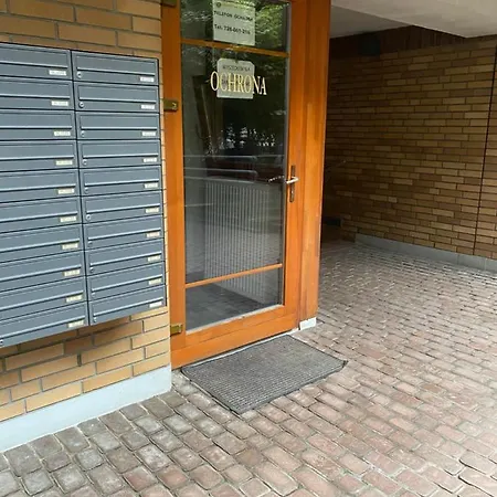 Komfortowy Na Florianskiej, Park Praski, Dw Wilenski,w Odleglosci Spaceru Od Starego Miasta, напротив офиса для прохождения теста Ces для моряков