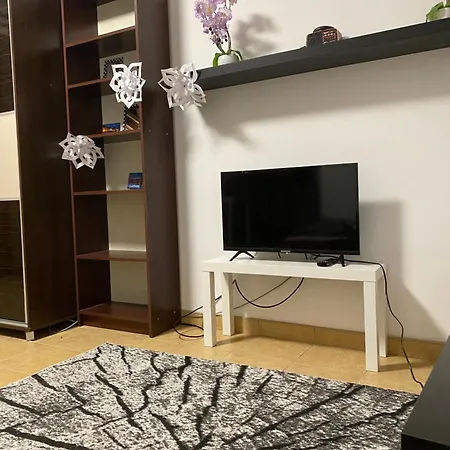 Apartment Komfortowy Apartament: Pet-friendly Old Town Retreat Near Park Praski *
