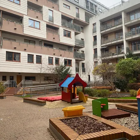 Komfortowy Na Florianskiej, Park Praski, Dw Wilenski,w Odleglosci Spaceru Od Starego Miasta, напротив офиса для прохождения теста Ces для моряков