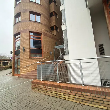 Apartmán Komfortowy Na Florianskiej, Park Praski, Dw Wilenski,w Odleglosci Spaceru Od Starego Miasta, напротив офиса для прохождения теста Ces для моряков