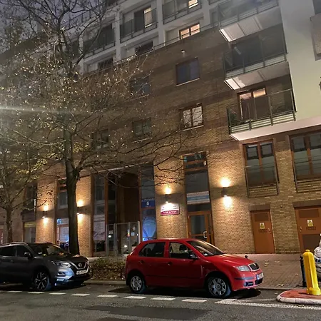 Apartmán Komfortowy Na Florianskiej, Park Praski, Dw Wilenski,w Odleglosci Spaceru Od Starego Miasta, напротив офиса для прохождения теста Ces для моряков Varšava